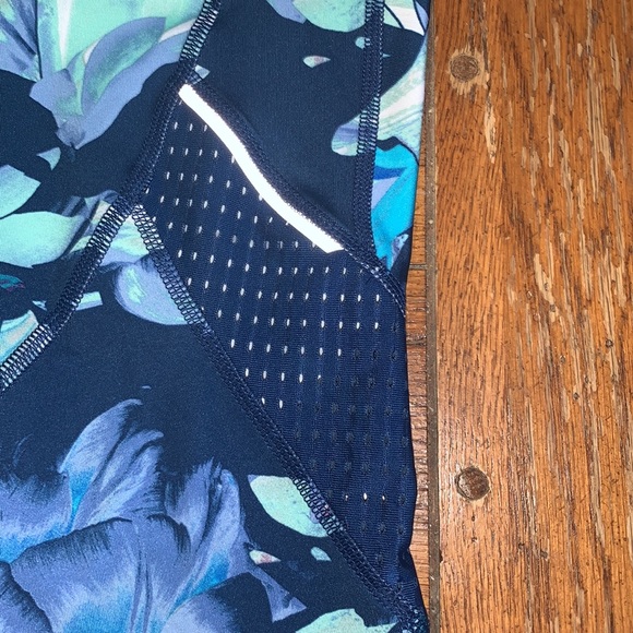 AVIA Workout Capri Performance Pants Navy Floral - Picture 8 of 12